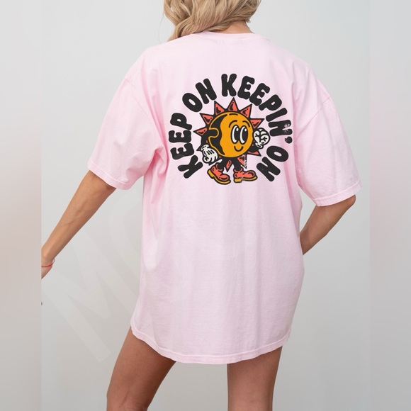 Comfort Colors Keep on Keepin’ on Retro Sunshine Graphic Tee - Picture 6 of 12